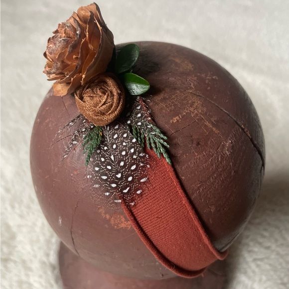 ‘Redwood’ Rust Pine Cone Rose Tie Back Headband - Picture 8 of 9